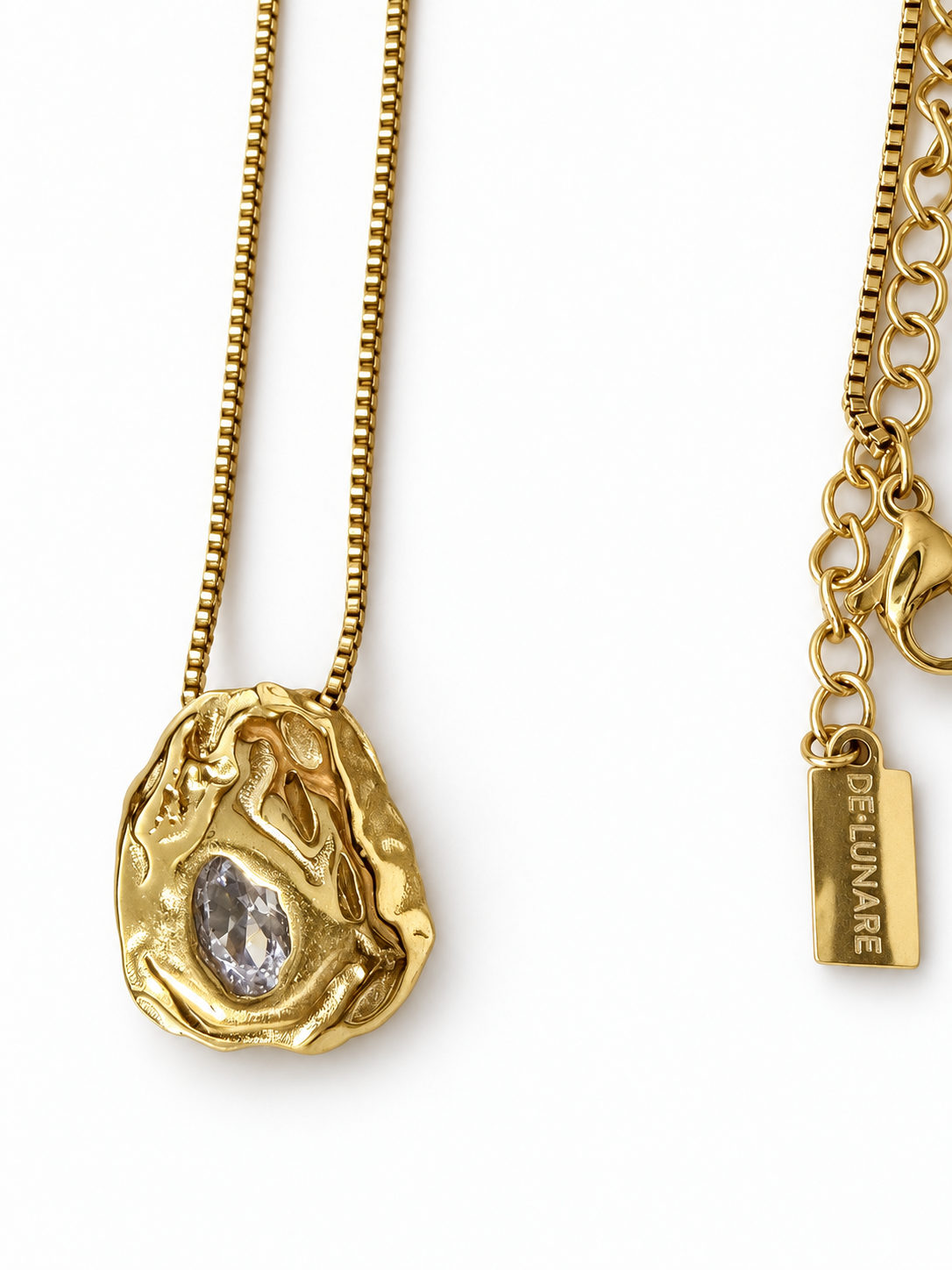 Collar Nucleo de DE·LUNARE, detalle de la cadena y el cierre